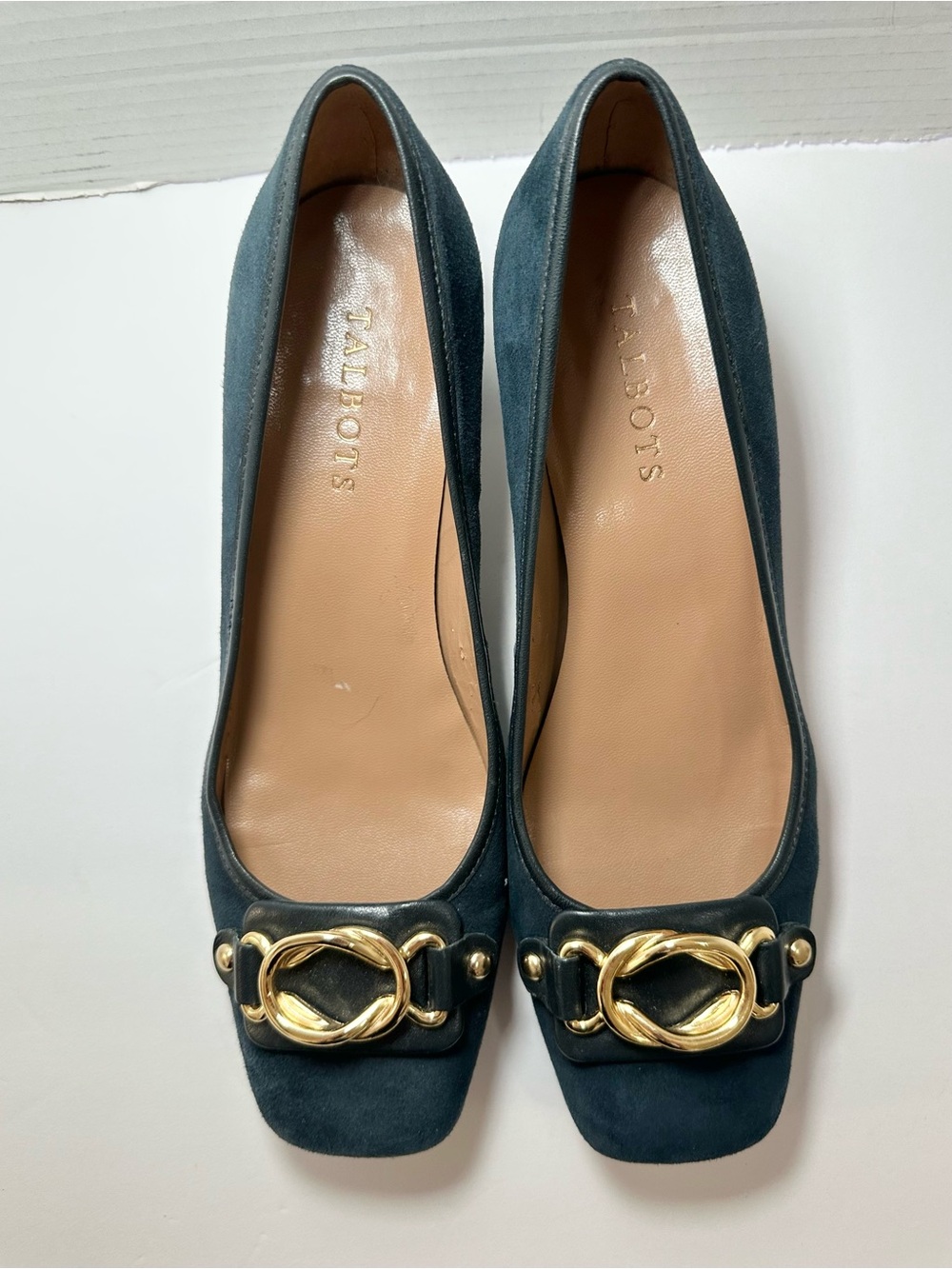 TALBOTS Women’s Teal Blue Suede Gold Buckle Trim Classic Low Block Heels- Size 8 - Picture 2 of 13